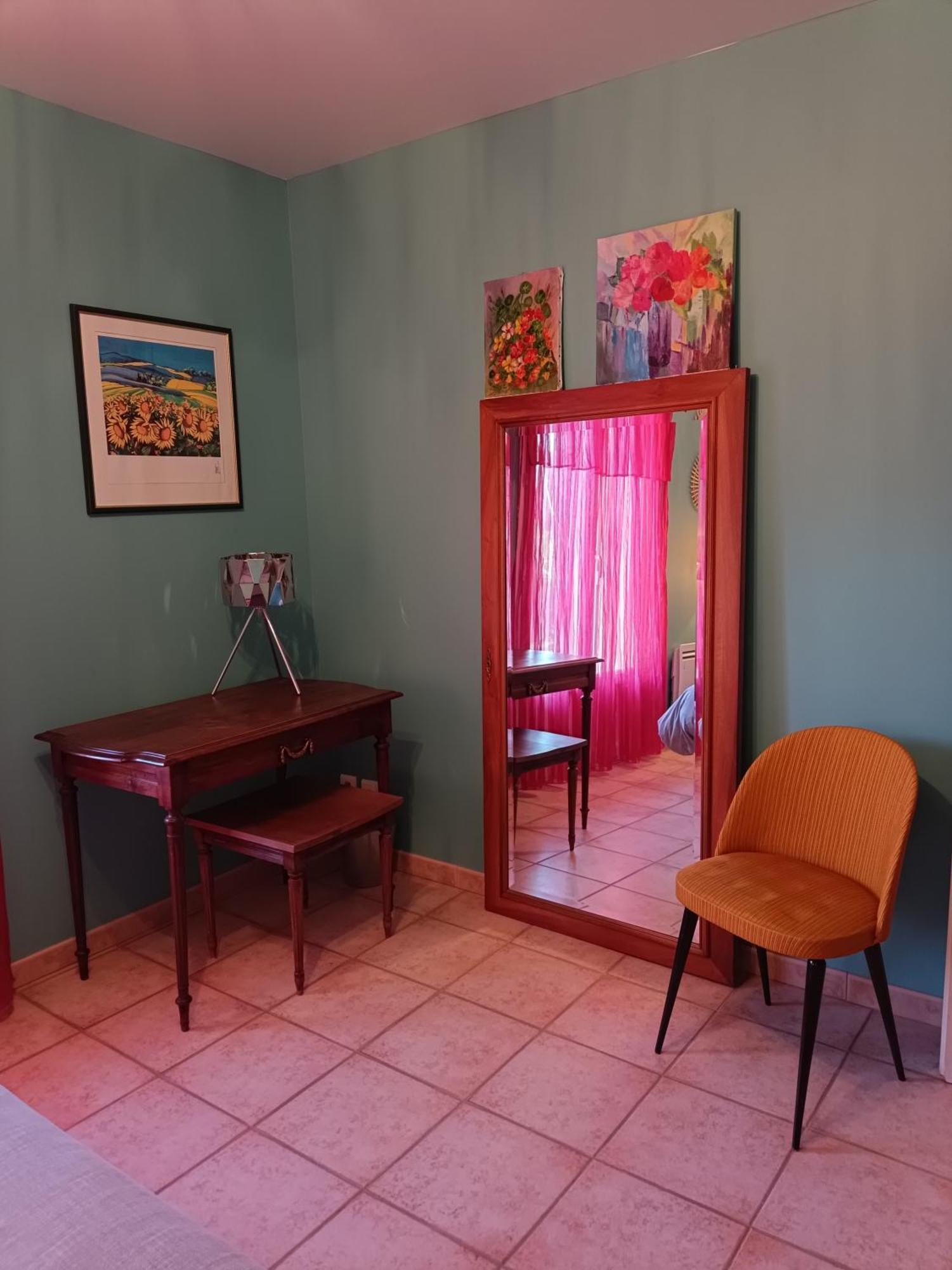 Chambres Tricastine Et Venise Saint-Paul-Trois-Chateaux Bagian luar foto