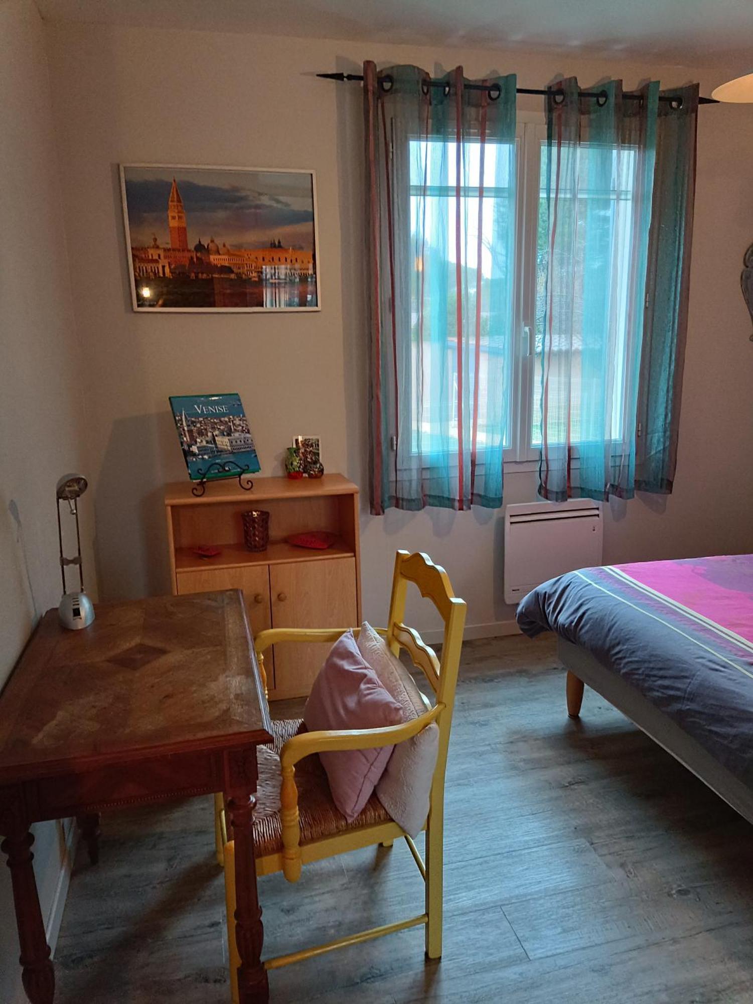 Chambres Tricastine Et Venise Saint-Paul-Trois-Chateaux Bagian luar foto