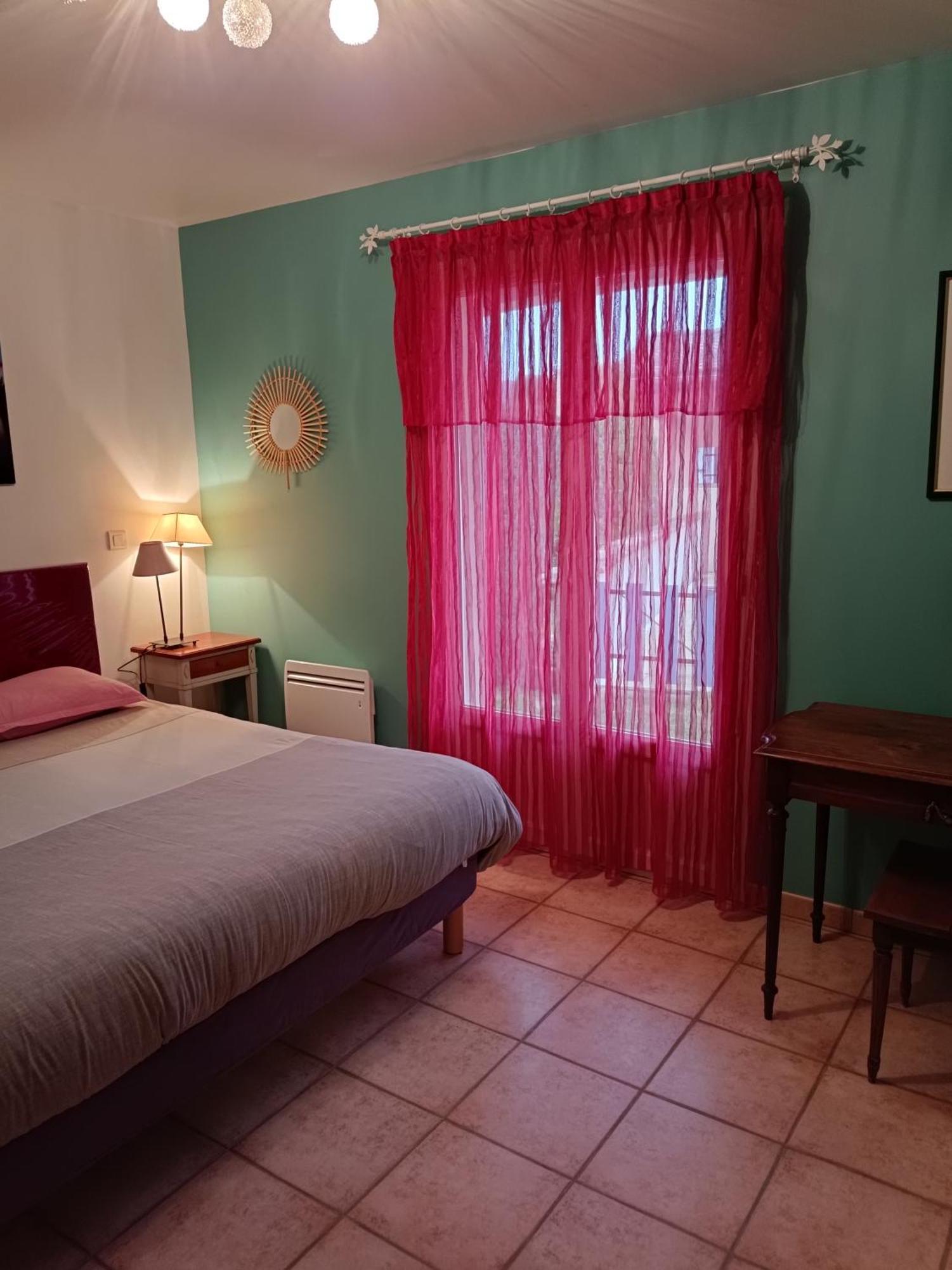 Chambres Tricastine Et Venise Saint-Paul-Trois-Chateaux Bagian luar foto